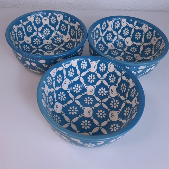 Set of 3 Gibson Bow Wow Meow Cat Bowls Feeders in Blue and White Ceramic Dishes - Picture 1 of 4